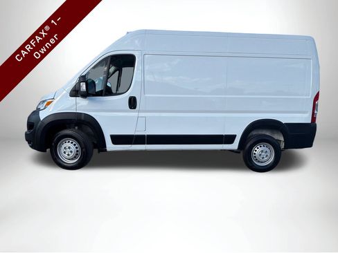 Used 2024 RAM ProMaster 2500 w/ Convenience Group FWD image 3