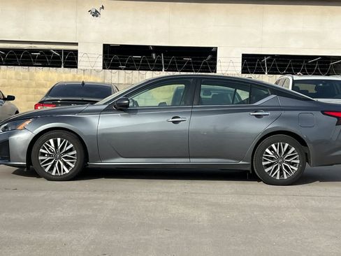 Used 2023 Nissan Altima 2.5 SV image 6