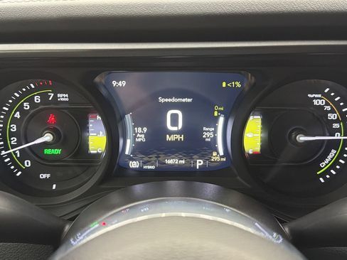 Used 2024 Jeep Wrangler Unlimited Sahara w/ Technology Group AWD/4WD image 29