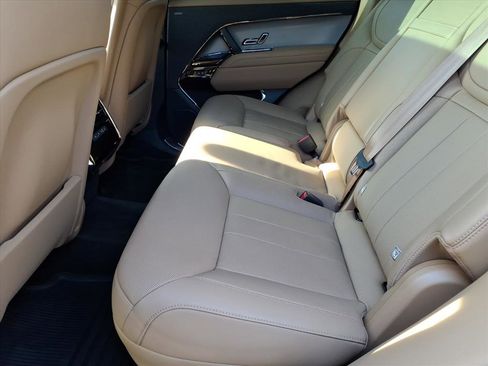 Certified 2025 Land Rover Range Rover Sport SE image 5