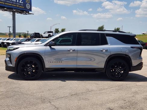 Used 2024 Chevrolet Traverse RS FWD image 4