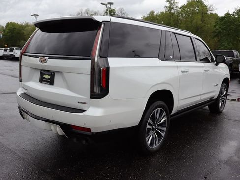 Used 2024 Cadillac Escalade ESV V AWD/4WD image 46