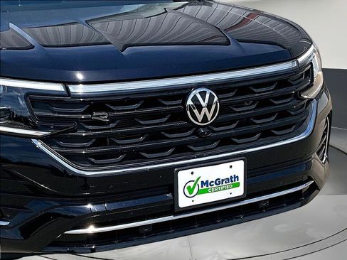 Used 2025 Volkswagen Atlas SEL Premium R-Line AWD/4WD image 36