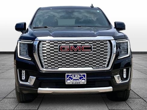 Used 2023 GMC Yukon Denali AWD/4WD image 3