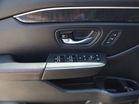 Used 2025 Honda Pilot Black Edition image 31