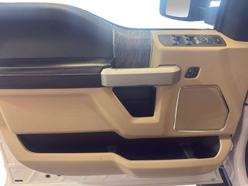 Used 2019 Ford F250 Lariat w/ Lariat Ultimate Package AWD/4WD image 14