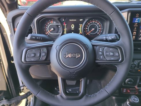 New 2025 Jeep Gladiator Mojave w/ Convenience Group image 9