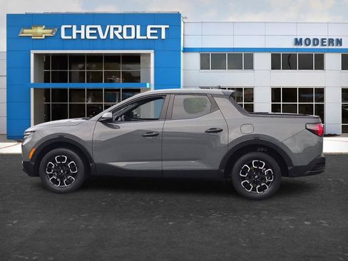 Used 2024 Hyundai Santa Cruz SEL FWD image 2