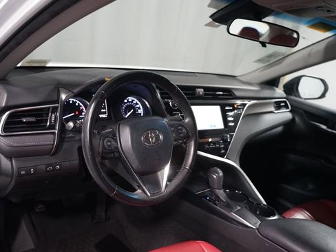 Used 2018 Toyota Camry SE FWD image 7