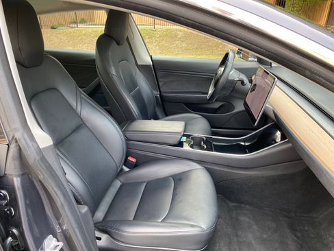 Used 2018 Tesla Model 3 Long Range image 41