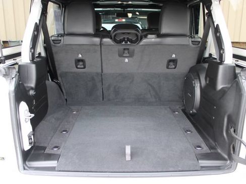 Used 2023 Jeep Wrangler Unlimited Sahara AWD/4WD image 40