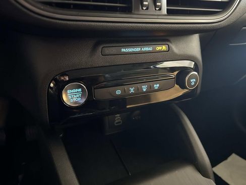 Certified 2025 Ford Escape Base image 29