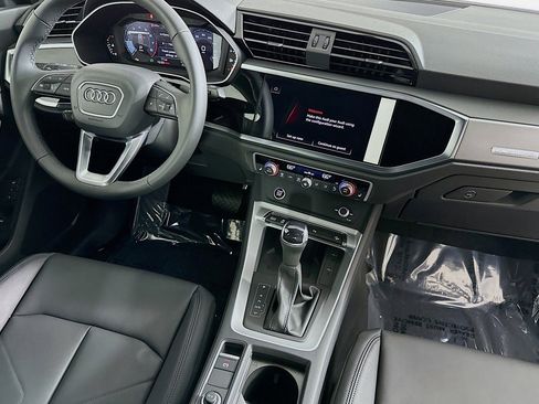 Used 2025 Audi Q3 2.0T Premium w/ Convenience Package image 6