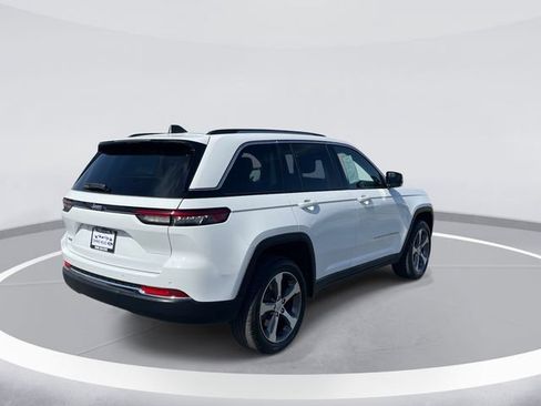 Used 2023 Jeep Grand Cherokee 4WD 4xe image 4