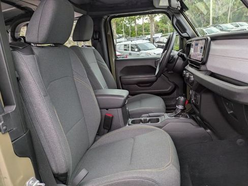 Used 2025 Jeep Wrangler Sport AWD/4WD image 21