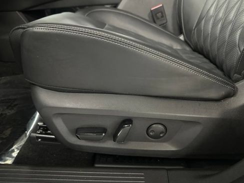 Used 2025 Nissan Rogue Platinum AWD/4WD image 11