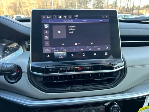 Used 2026 Jeep Compass Limited AWD/4WD image 24