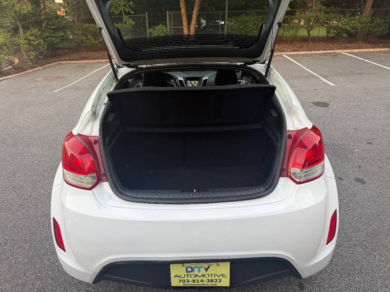 Used 2013 Hyundai Veloster FWD image 11