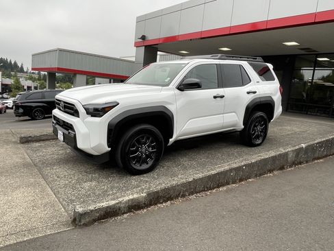 Certified 2026 Toyota 4Runner SR5 AWD/4WD image 4