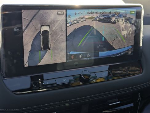 Certified 2025 Nissan Rogue SL image 11