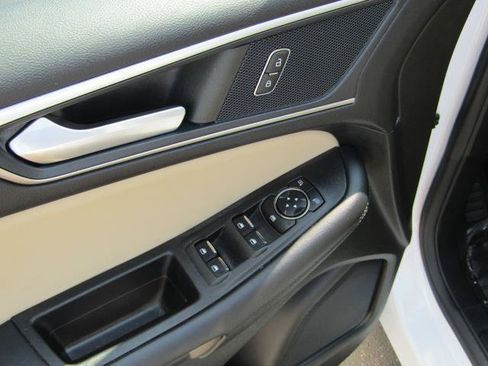 Used 2022 Ford Edge SEL w/ Convenience Package AWD/4WD image 16