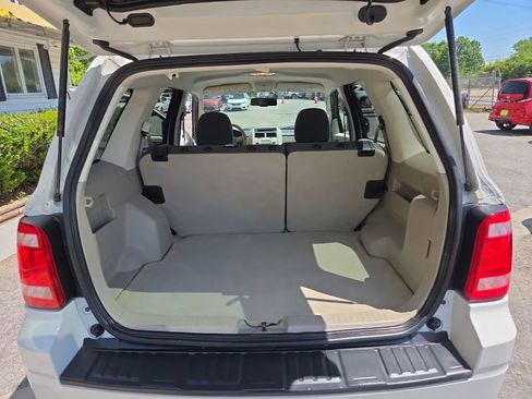 Used 2010 Ford Escape XLT image 13
