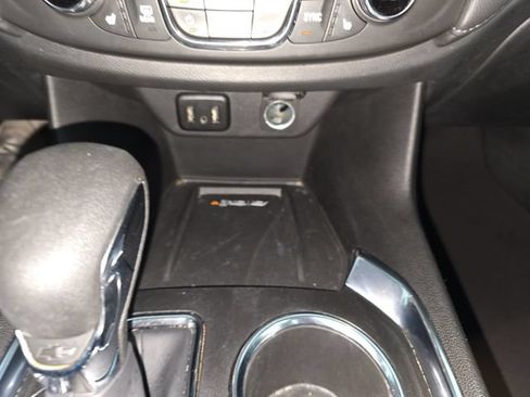 Used 2023 Chevrolet Traverse LT FWD image 22
