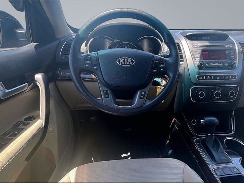 Used 2015 Kia Sorento LX FWD image 7