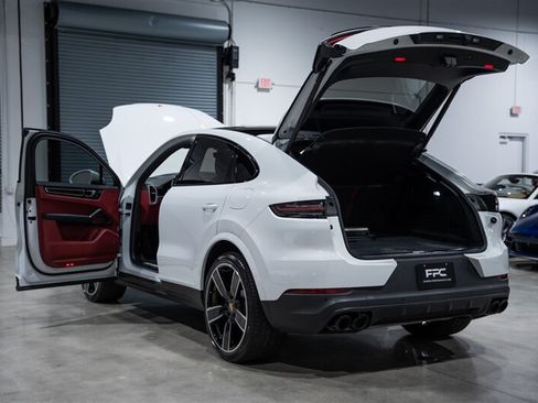 Used 2023 Porsche Cayenne Platinum Edition AWD/4WD image 41