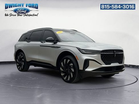 Used 2025 Lincoln Nautilus Reserve w/ Jet Appearance Package AWD/4WD image 7