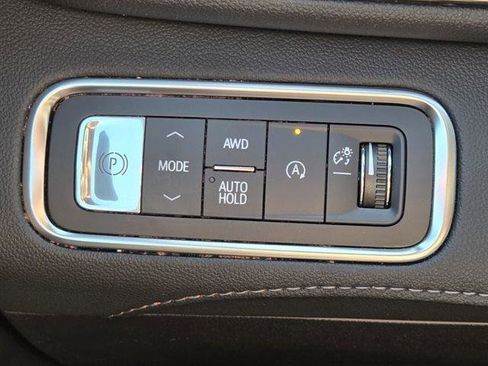 Used 2025 Buick Enclave Sport Touring image 44