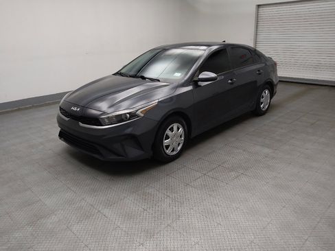 Used 2023 Kia Forte LX FWD image 2