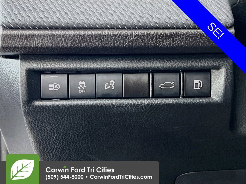 Used 2025 Toyota Camry SE w/ Convenience Package AWD/4WD image 18