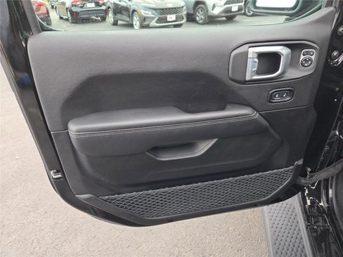 Used 2022 Jeep Wrangler Unlimited Sahara w/ Cold Weather Group image 21