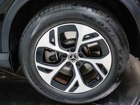 Certified 2025 Mercedes-Benz GLC 350e 4MATIC image 10