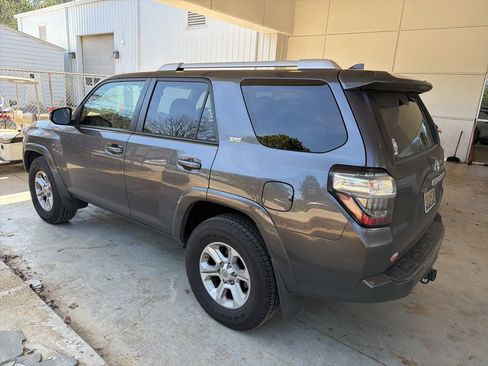 Used 2018 Toyota 4Runner SR5 image 2