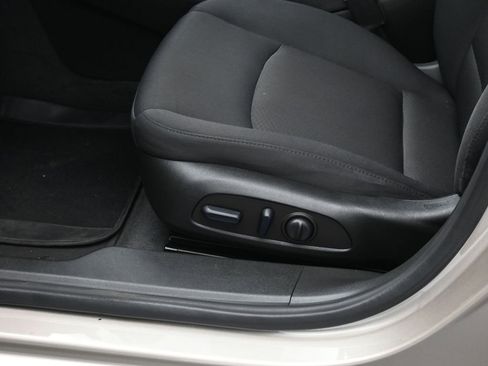 Used 2022 Chevrolet Malibu LT image 11