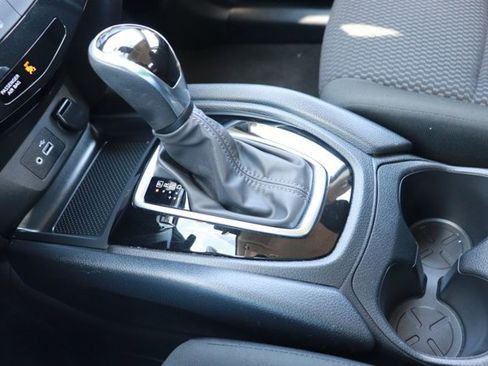 Used 2022 Nissan Rogue Sport S image 16