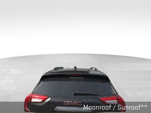 Used 2023 GMC Terrain Denali w/ Black Diamond Edition image 6