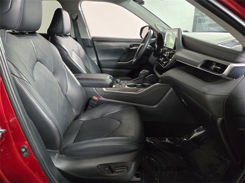 Used 2023 Toyota Highlander Platinum image 23