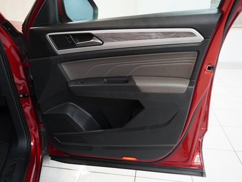 Used 2021 Volkswagen Atlas Cross Sport SE w/ Panoramic Sunroof Package image 67