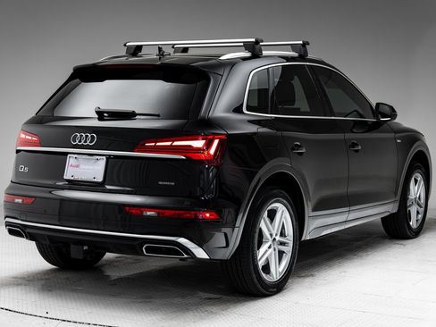 Used 2024 Audi Q5 e Premium Plus w/ Premium Plus Package AWD/4WD image 32