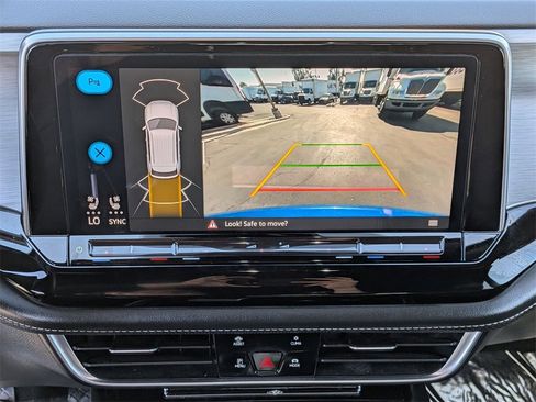 Used 2024 Volkswagen Atlas Cross Sport SE image 18