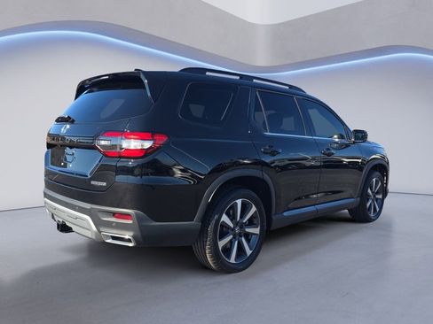 Certified 2024 Honda Pilot Touring image 5