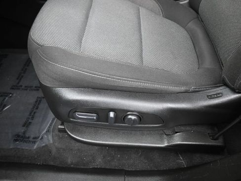 Used 2023 Chevrolet Traverse LT FWD image 17