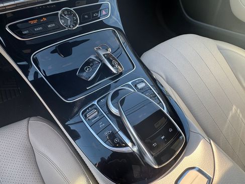 Used 2017 Mercedes-Benz E 300 4MATIC image 33
