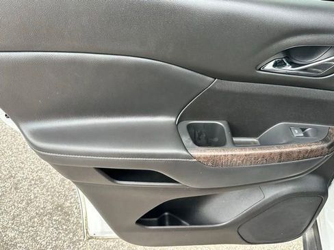 Used 2023 GMC Acadia Denali w/ Denali Ultimate Package image 25