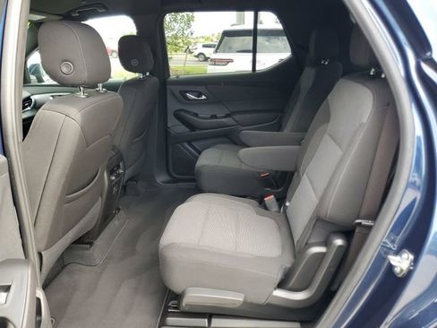 Certified 2023 Chevrolet Traverse LT FWD image 11