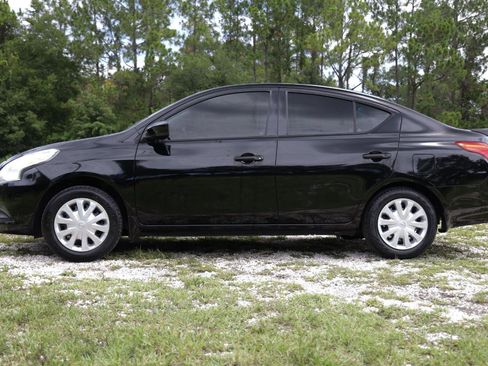 Used 2016 Nissan Versa S Plus FWD image 3