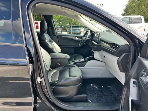 New 2023 Ford Escape SE FWD image 40